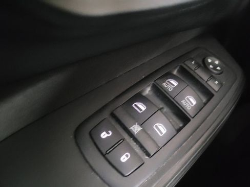 Used 2017 Jeep Cherokee Latitude FWD image 27