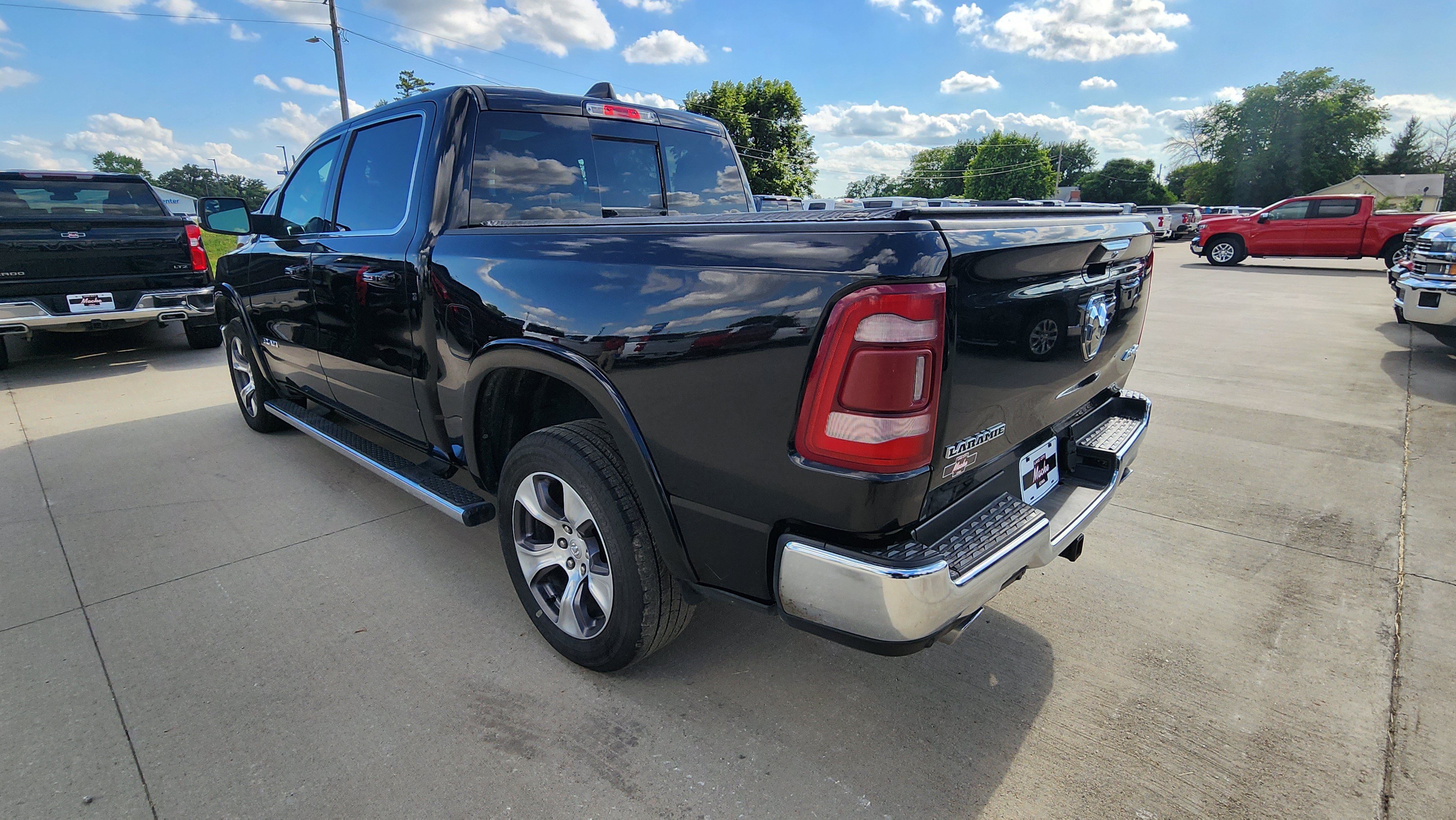 Used 2022 RAM 1500 Laramie AWD/4WD image 7