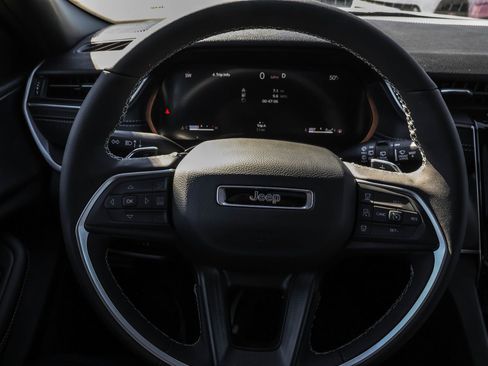 New 2025 Jeep Grand Cherokee L Altitude image 29