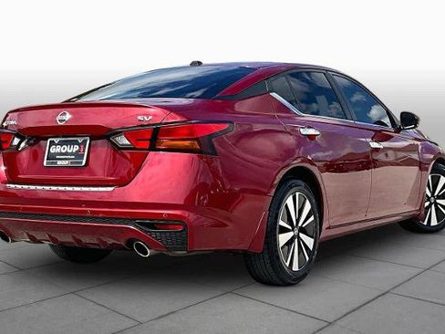 Certified 2022 Nissan Altima 2.5 SV w/ SV Premium Package FWD image 13