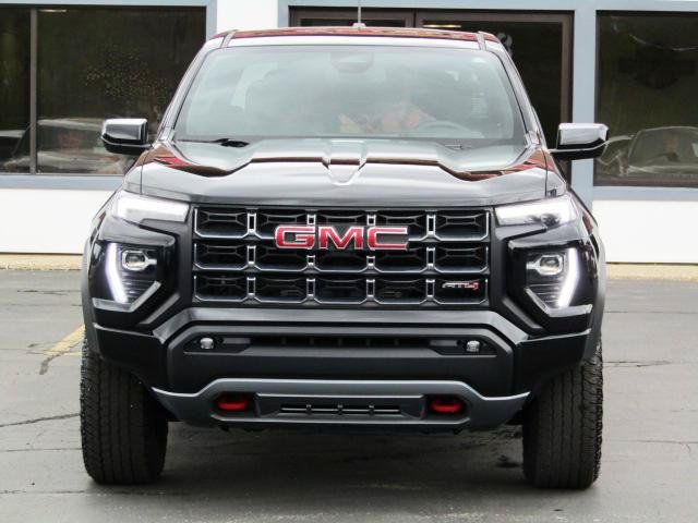 Used 2025 GMC Canyon AT4 AWD/4WD image 8