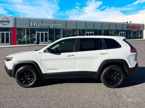 Used 2022 Jeep Cherokee Trailhawk w/ Sun, Sound & Nav Group AWD/4WD image 9