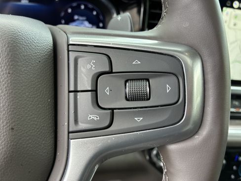 Used 2025 Chevrolet Silverado 1500 LTZ AWD/4WD image 30