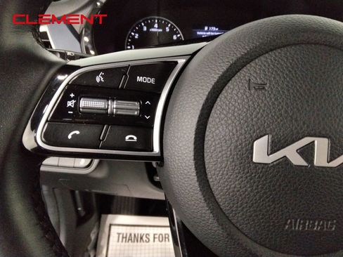 Used 2023 Kia Seltos S image 13