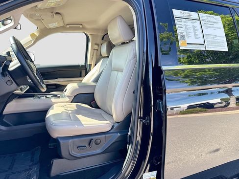 Used 2024 Ford Expedition XLT RWD image 24