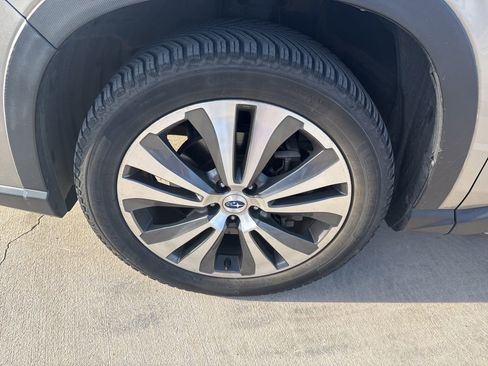 Used 2020 Subaru Ascent Limited w/ Technology Package image 9