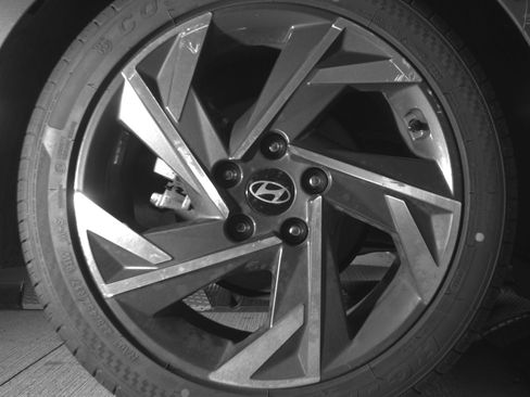 Used 2025 Hyundai Elantra SEL FWD image 15