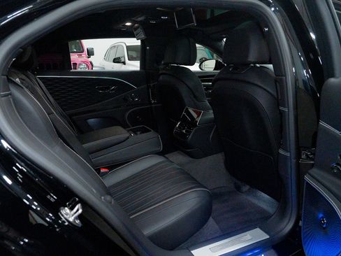 Used 2021 Bentley Flying Spur V8 image 44