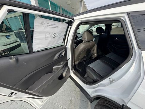 New 2026 Chevrolet Trax LT w/ Driver Confidence Package image 17