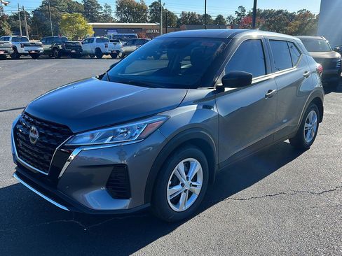 New 2025 Nissan Kicks Play S image 7