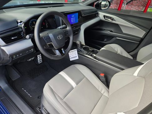 Used 2026 Toyota Camry SE FWD image 8