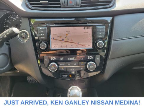 Used 2020 Nissan Rogue SV w/ Sun & Sound Touring Package AWD/4WD image 10