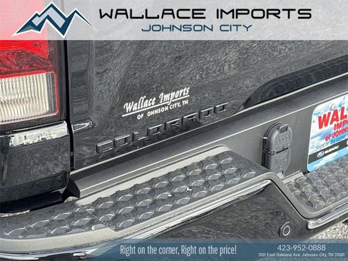 Used 2024 Chevrolet Colorado Trail Boss w/ Technology Package image 10