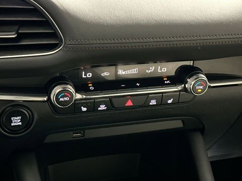 Used 2021 MAZDA MAZDA3 s image 26