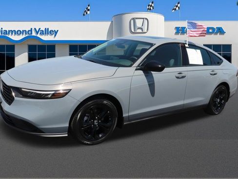 Certified 2025 Honda Accord SE image 3