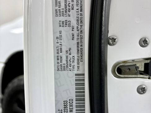 Used 2021 GMC Yukon SLT image 35