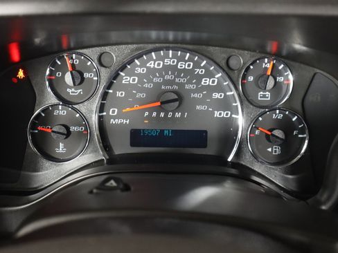 Used 2020 Chevrolet Express 2500 w/ Communications Package image 21