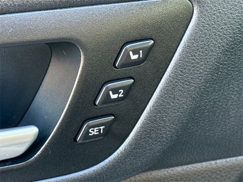 Used 2019 Toyota Highlander Limited image 23