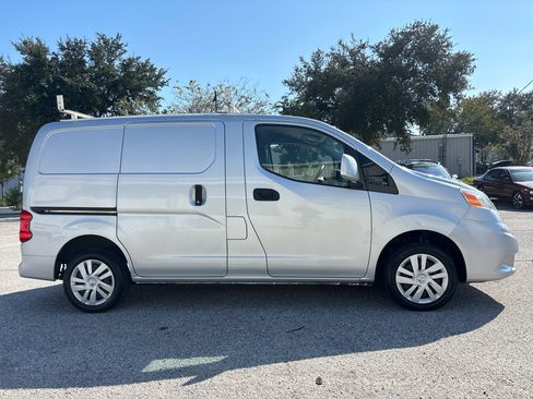 Used 2020 Nissan NV200 SV image 5