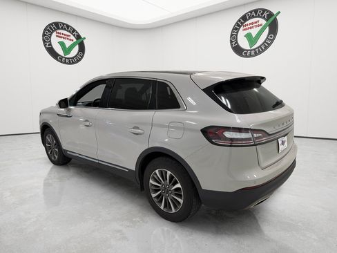 Used 2022 Lincoln Nautilus Reserve w/ Luxury Package FWD image 3