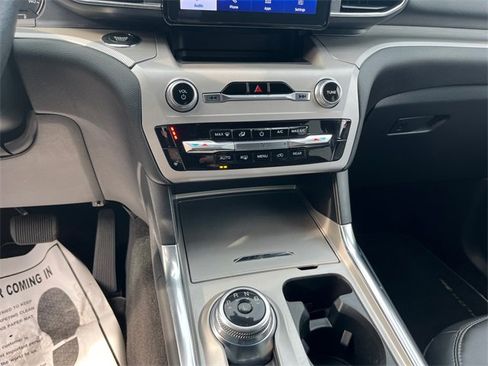 Used 2023 Ford Explorer XLT w/ Equipment Group 202A image 11