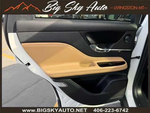 Used 2021 Lincoln Corsair Reserve w/ Equipment Group 201A image 16