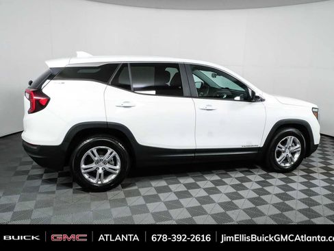 Used 2023 GMC Terrain SLE FWD image 2
