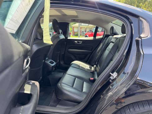 Used 2019 Volvo S60 T5 Momentum w/ Premium Package FWD image 12