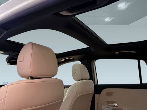 New 2026 Mercedes-Benz GLA 250 4MATIC image 14