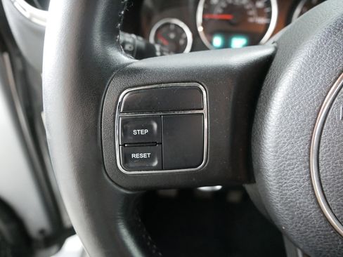 Used 2011 Jeep Wrangler Sahara w/ Dual Top Group image 27