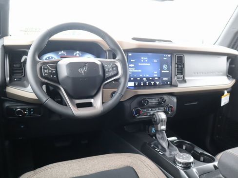 New 2025 Ford Bronco Big Bend image 2