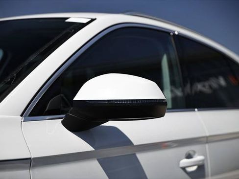 Certified 2025 Audi Q5 2.0T Premium AWD/4WD image 11