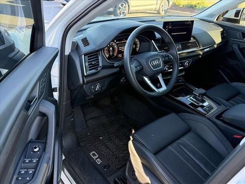 Used 2023 Audi Q5 2.0T Premium Plus w/ Premium Plus Package image 9