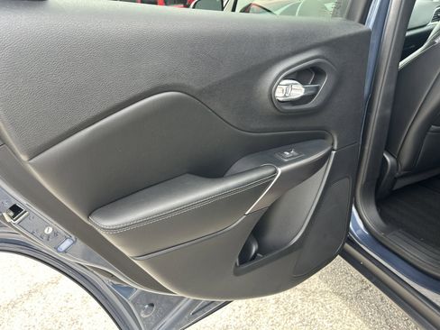 Certified 2019 Jeep Cherokee Limited AWD/4WD image 20