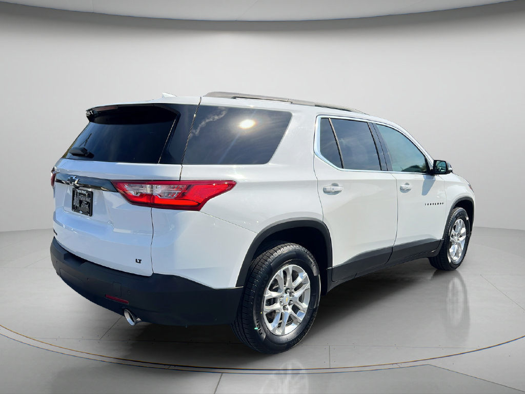 Used 2021 Chevrolet Traverse LT w/ LPO, Blackout Package AWD/4WD image 7