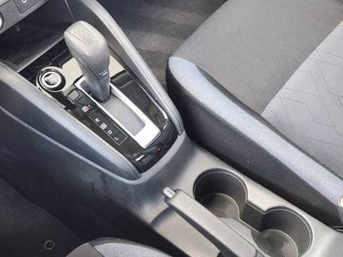 Used 2025 Nissan Versa SV image 16