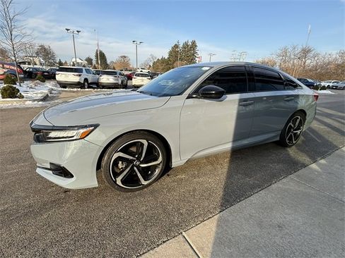 Used 2022 Honda Accord Sport image 3