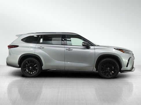 Used 2025 Toyota Highlander XSE AWD/4WD image 6