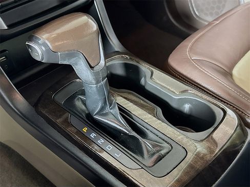 Used 2018 GMC Canyon SLE w/ SLE Convenience Package image 15