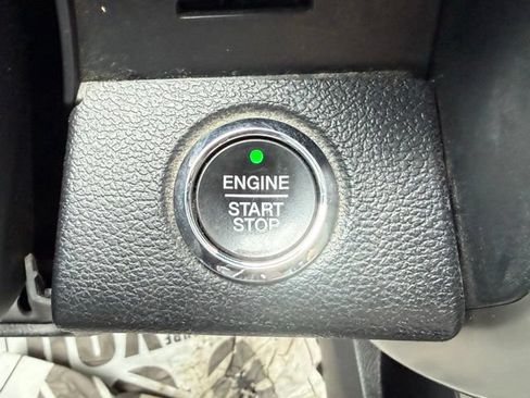 Used 2015 Ford F150 Lariat w/ Equipment Group 502A Luxury AWD/4WD image 29