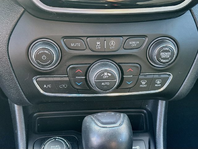 Used 2020 Jeep Cherokee Limited AWD/4WD image 16