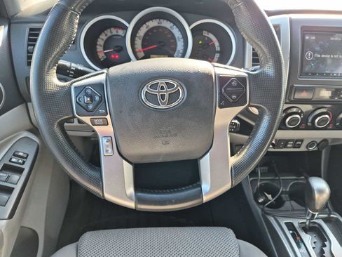 Used 2014 Toyota Tacoma 4x4 Double Cab w/ TRD Sport Package image 17