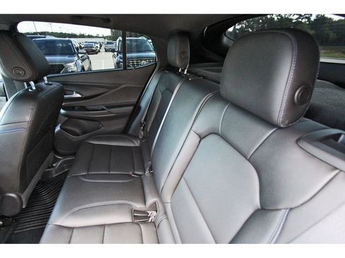 Used 2025 Buick Envista Sport Touring w/ Experience Buick Package FWD image 11