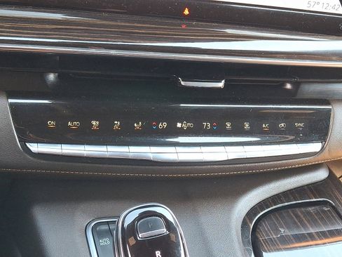 Used 2022 Cadillac Escalade ESV Sport w/ Touring Package image 17