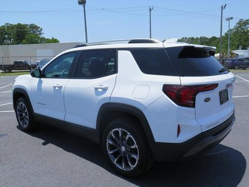 Used 2025 GMC Terrain Elevation w/ Elevation Premium Package FWD image 5