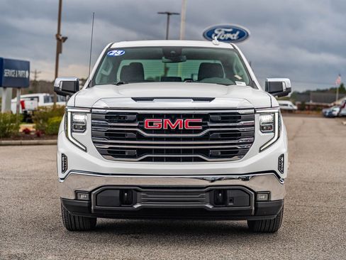 Used 2025 GMC Sierra 1500 SLT image 2