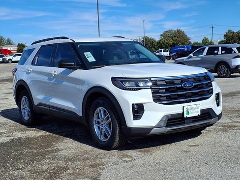 New 2026 Ford Explorer Active w/ Active Comfort Package image 3