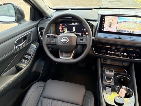 New 2026 Nissan Rogue Platinum image 11