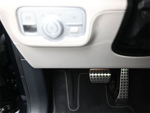 Used 2024 Mercedes-Benz GLS 63 AMG 4MATIC image 16