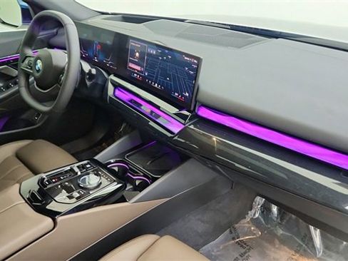 Used 2025 BMW 540i xDrive image 20